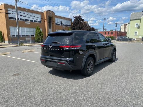 Used 2022 Nissan Pathfinder S image 5