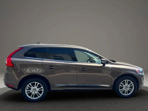 Used 2015 Volvo XC60 T5 AWD/4WD image 4