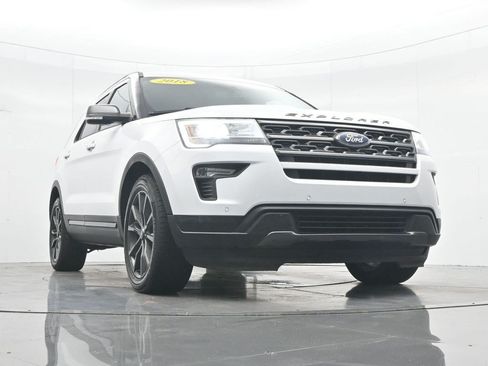 Used 2018 Ford Explorer XLT w/ Equipment Group 202A FWD image 29