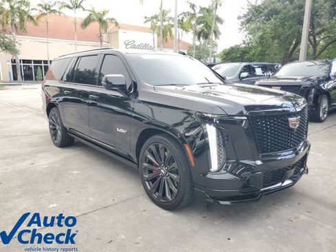 Certified 2025 Cadillac Escalade ESV V AWD/4WD image 5
