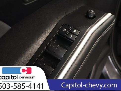 Used 2022 Toyota Highlander LE AWD/4WD image 12