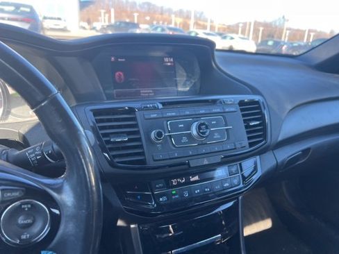 Used 2016 Honda Accord Sport image 13