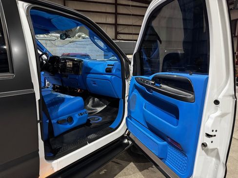 Used 2007 Ford F550 4x4 Crew Cab Super Duty image 23