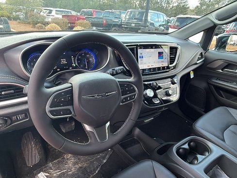 New 2026 Chrysler Pacifica Select image 20