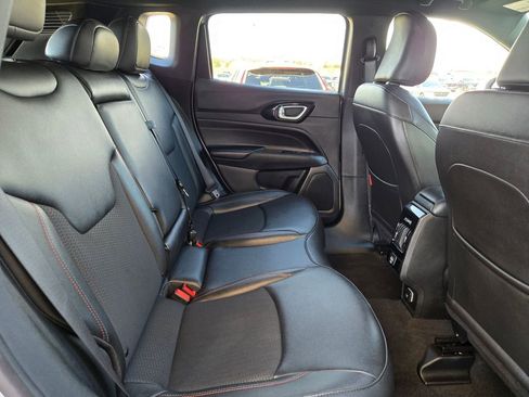 Used 2025 Jeep Compass Trailhawk image 24