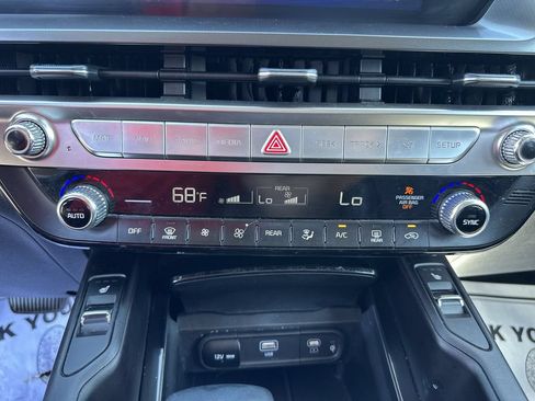 Used 2024 Kia Telluride S w/ S Sunroof Package FWD image 25