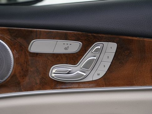 Used 2019 Mercedes-Benz E 300 4MATIC image 35