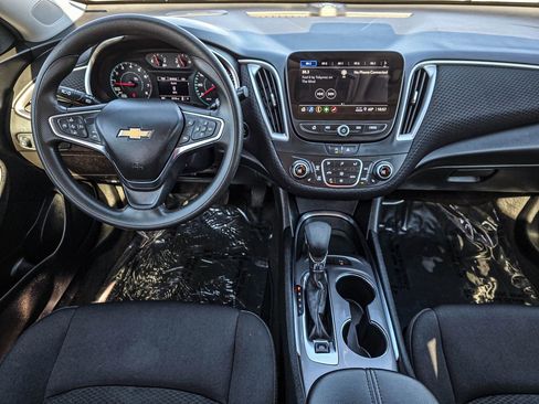 Certified 2025 Chevrolet Malibu LT image 35
