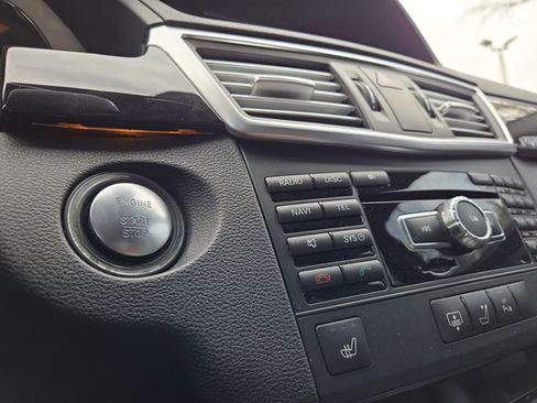 Used 2012 Mercedes-Benz E 350 4MATIC Sedan image 31