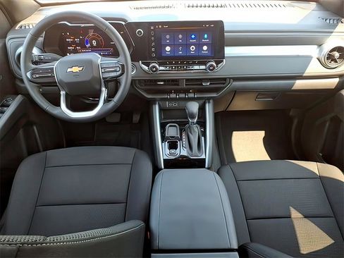 Used 2024 Chevrolet Colorado LT w/ LT Convenience Package II image 7