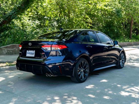 Used 2023 Toyota Corolla SE w/ SE Premium Package FWD image 9