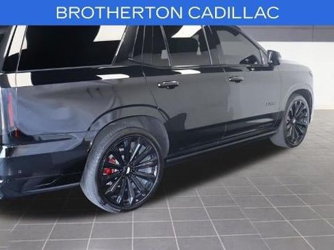 Used 2025 Cadillac Escalade V AWD/4WD image 9