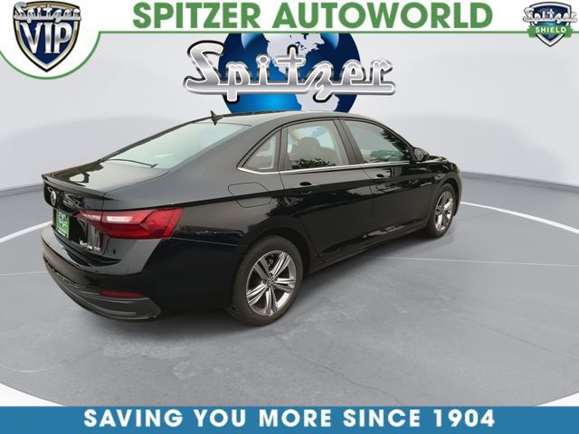 Used 2024 Volkswagen Jetta SE FWD image 9