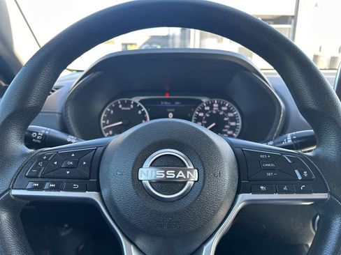 Used 2024 Nissan Sentra SV FWD image 15