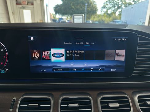 Used 2025 Mercedes-Benz GLE 350 4MATIC image 21