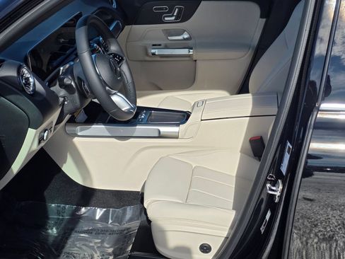 Certified 2026 Mercedes-Benz GLB 250 4MATIC image 5
