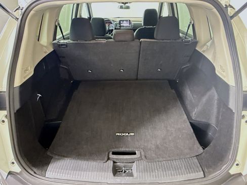 Used 2023 Nissan Rogue SV image 35