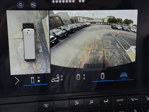 Used 2025 Chevrolet Brightdrop 600 w/ Power Door Package image 16