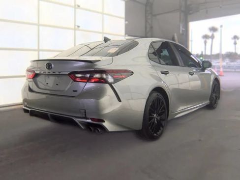 Used 2022 Toyota Camry SE w/ Convenience Package FWD image 5