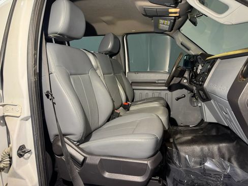 Used 2011 Ford F250 XL w/ Skid Plate Pkg AWD/4WD image 20