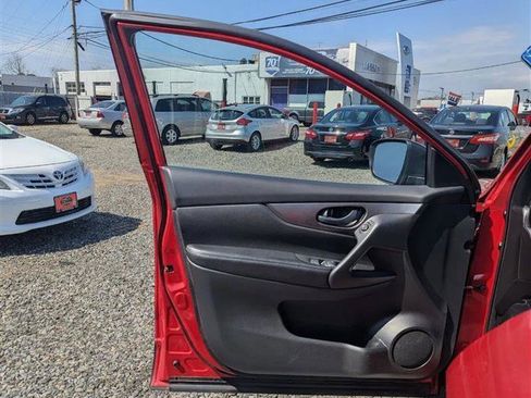 Used 2018 Nissan Rogue Sport S w/ S Appearance Package FWD image 9