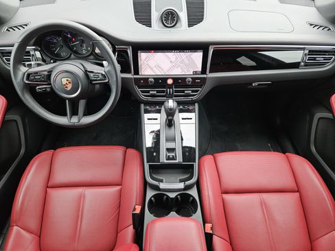 Certified 2026 Porsche Macan AWD/4WD image 24