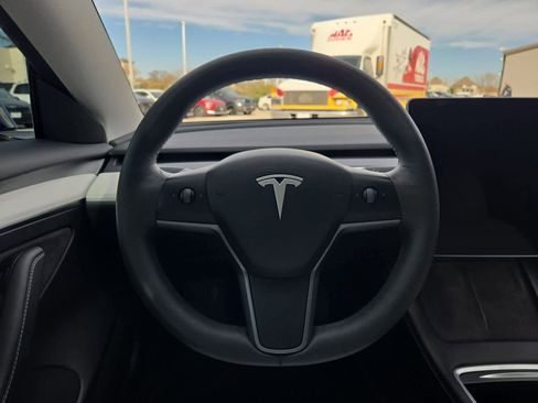 Used 2023 Tesla Model 3 Standard Range image 20