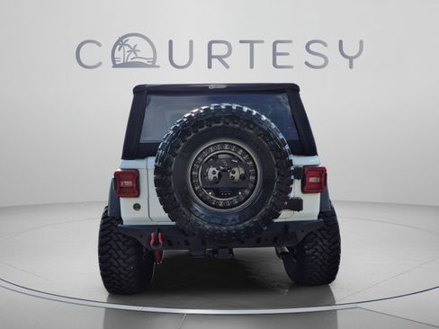 Used 2022 Jeep Wrangler Rubicon w/ LED Lighting Group AWD/4WD image 4