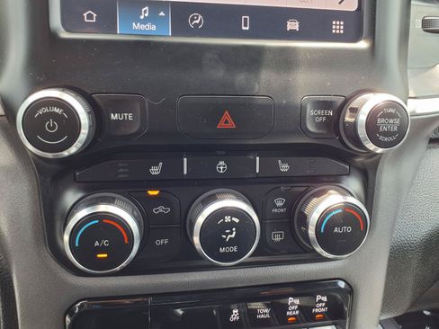 Used 2022 RAM 1500 Big Horn AWD/4WD image 9