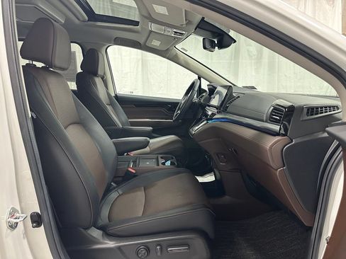 Used 2025 Honda Odyssey Elite image 61