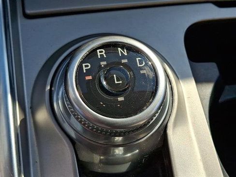 Used 2021 Ford Explorer XLT w/ Equipment Group 202A AWD/4WD image 17