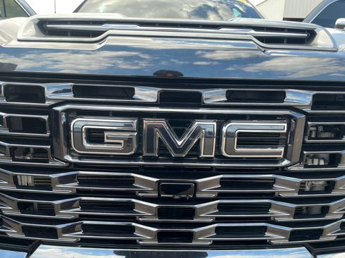 Used 2024 GMC Sierra 3500 Denali Ultimate image 23
