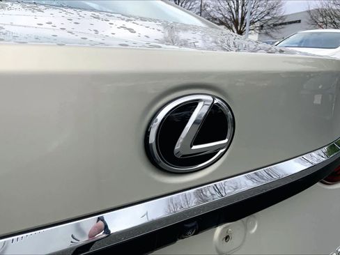 Certified 2024 Lexus ES 350 w/ Premium Package image 30