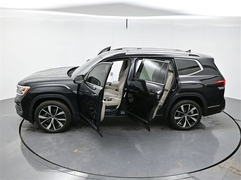Used 2024 Volkswagen Atlas SEL Premium R-Line image 43