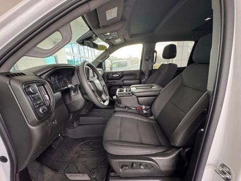 Used 2024 Chevrolet Silverado 2500 Custom w/ Custom Convenience Package image 12