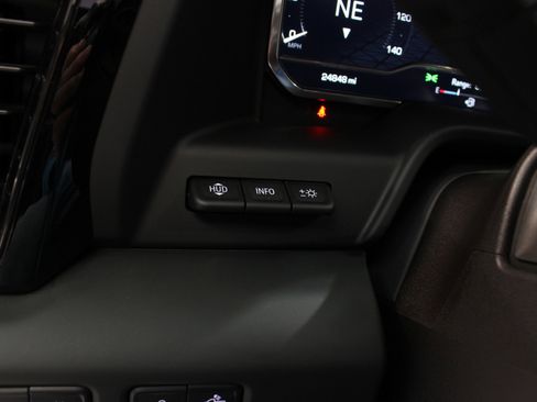 Used 2024 GMC Sierra 2500 AT4X image 79