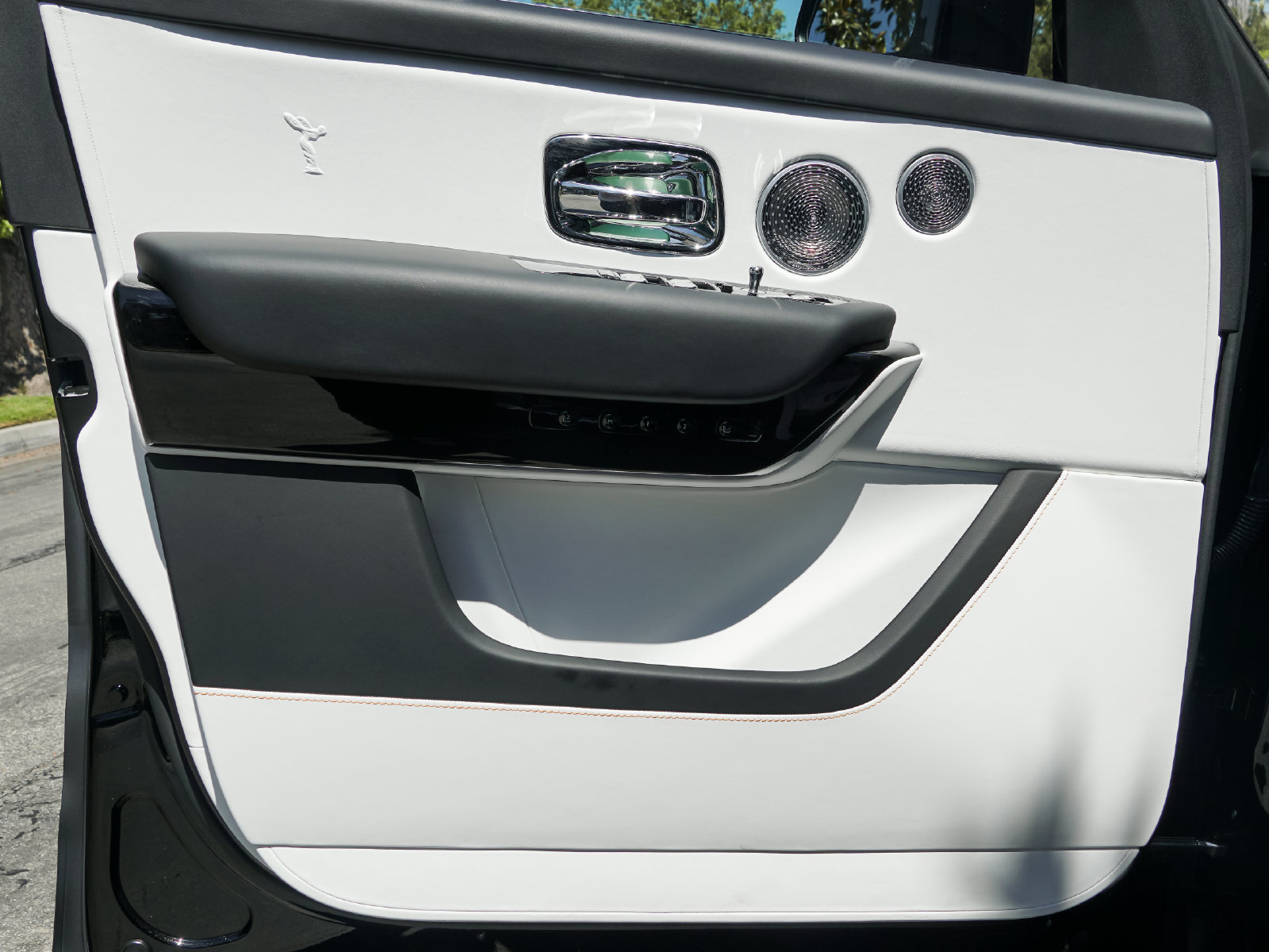 Certified 2024 Rolls-Royce Cullinan w/ Cullinan Package AWD/4WD image 31