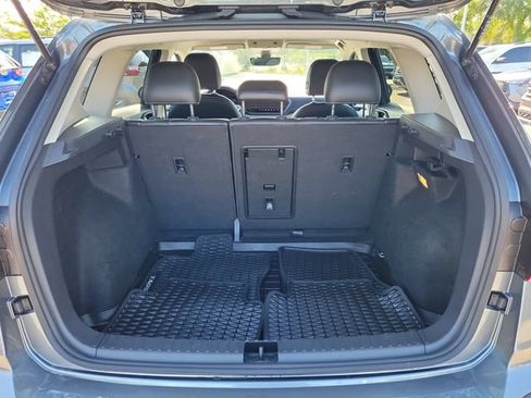 Certified 2023 Volkswagen Taos SE FWD image 8