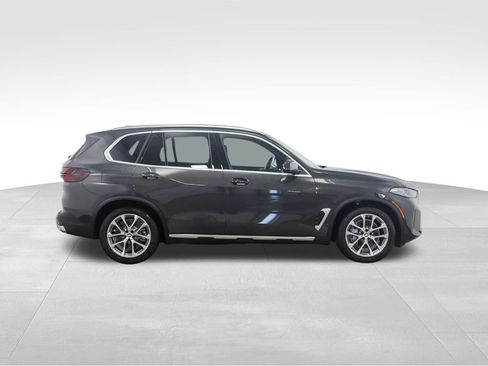New 2026 BMW X5 xDrive50e image 6