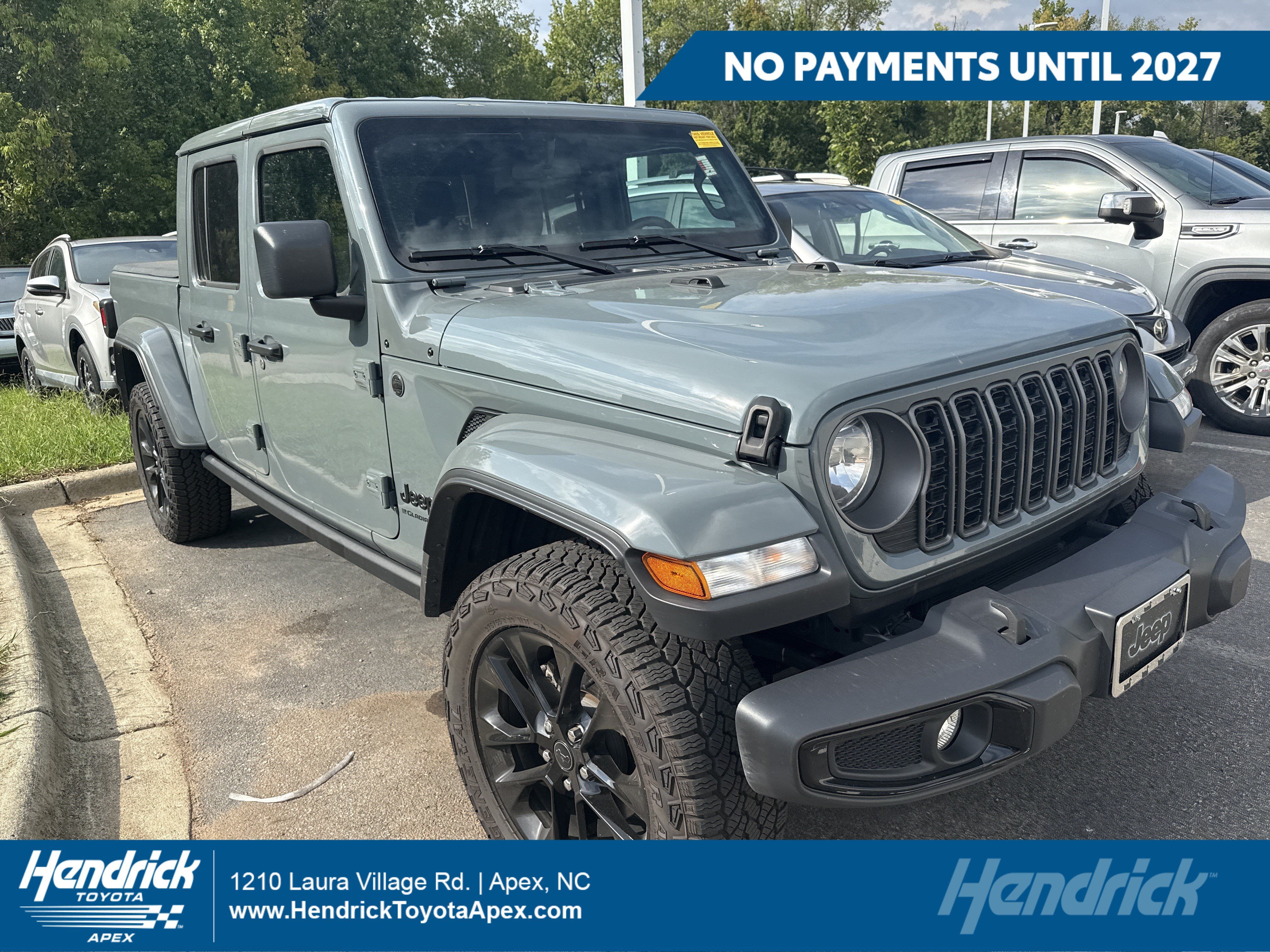 Used 2025 Jeep Gladiator Sport AWD/4WD image 1