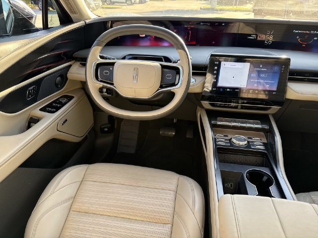Used 2024 Lincoln Nautilus Reserve w/ Equipment Group 202A AWD/4WD image 10