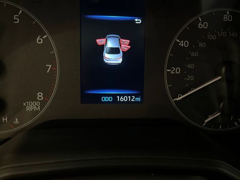 Used 2025 Toyota Corolla LE image 40