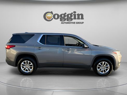 Used 2020 Chevrolet Traverse LS image 4