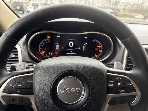 Used 2014 Jeep Grand Cherokee Limited image 20