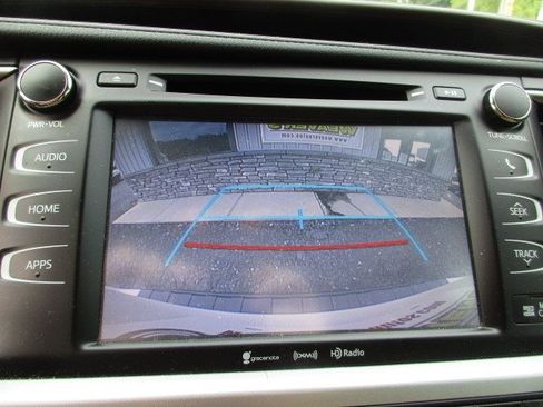 Used 2019 Toyota Highlander XLE AWD/4WD image 27
