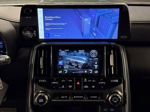 New 2025 Lexus LX 700h Luxury image 17