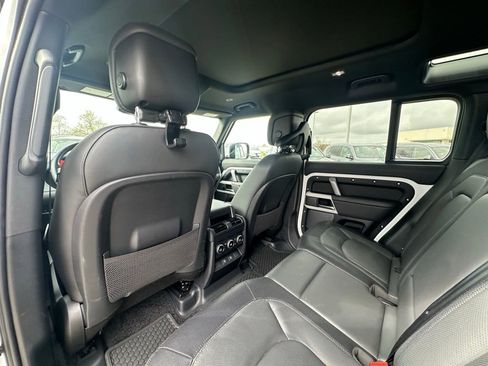 Used 2024 Land Rover Defender 110 X-Dynamic SE AWD/4WD image 26