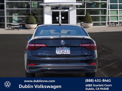 Certified 2024 Volkswagen Jetta SE FWD image 5