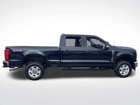 Used 2025 Ford F250 XLT w/ Snow Plow Prep Package image 6