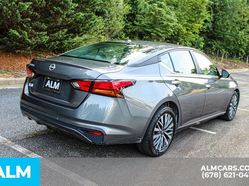 Used 2025 Nissan Altima 2.5 SV FWD image 6